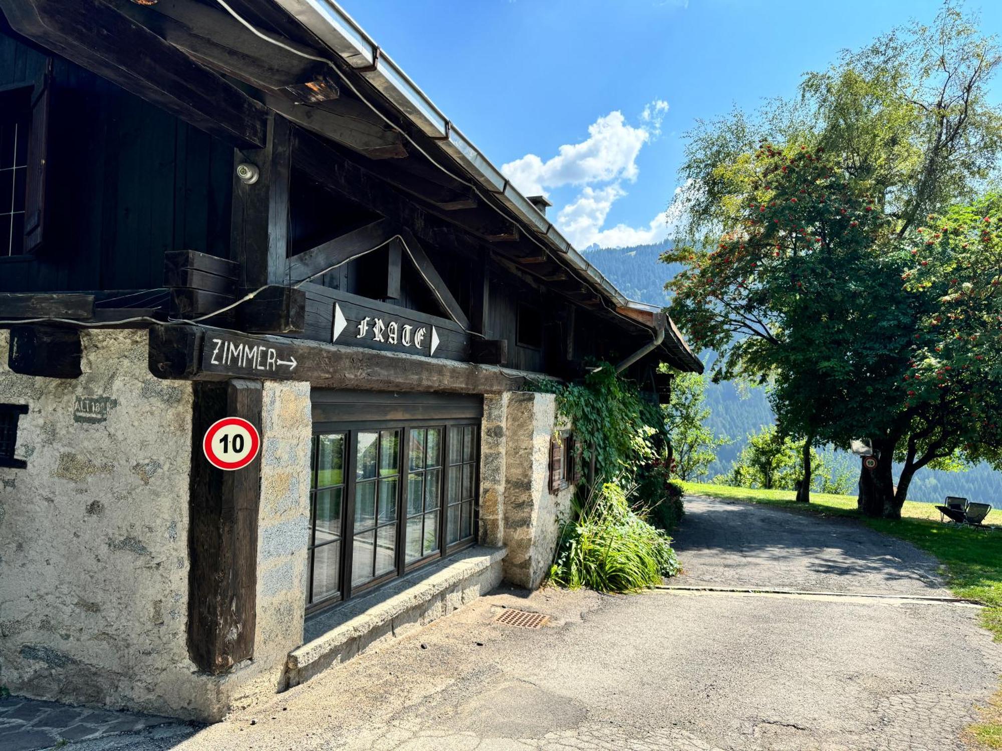 Albergo Ristorante Al Frate Da Streza Мадонна-ди-Кампильо Экстерьер фото