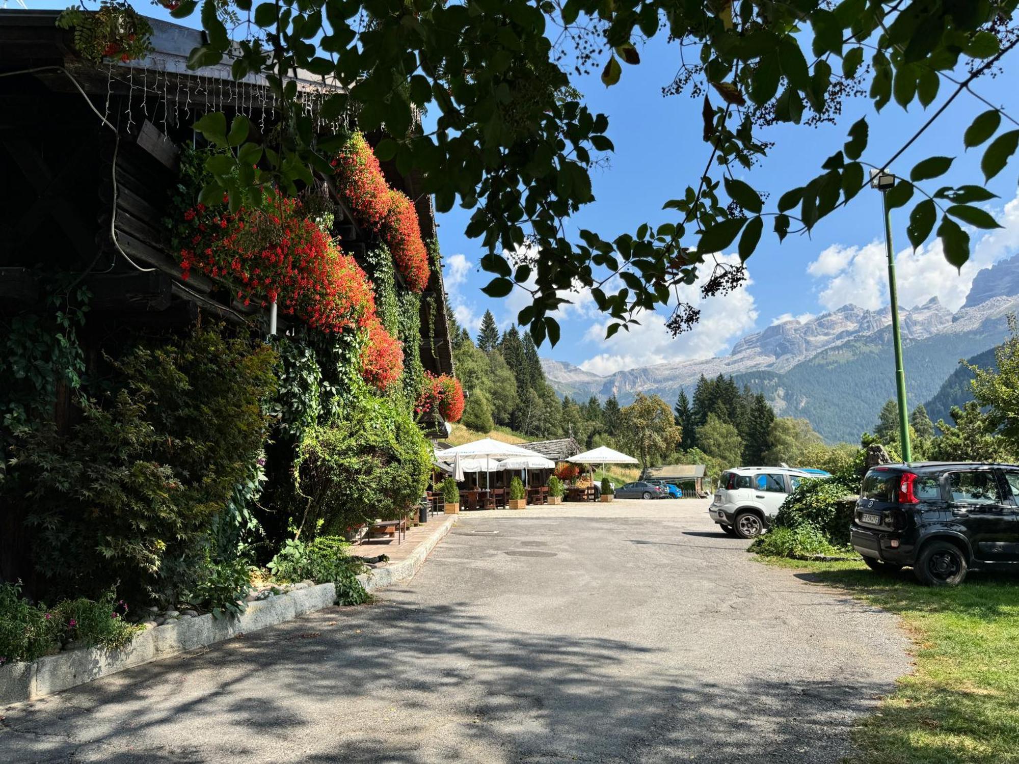 Albergo Ristorante Al Frate Da Streza Мадонна-ди-Кампильо Экстерьер фото